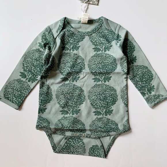 NWT Kate Quinn Organics baby girl chrysanthemum bodysuit 18-24 months - Picture 1 of 4